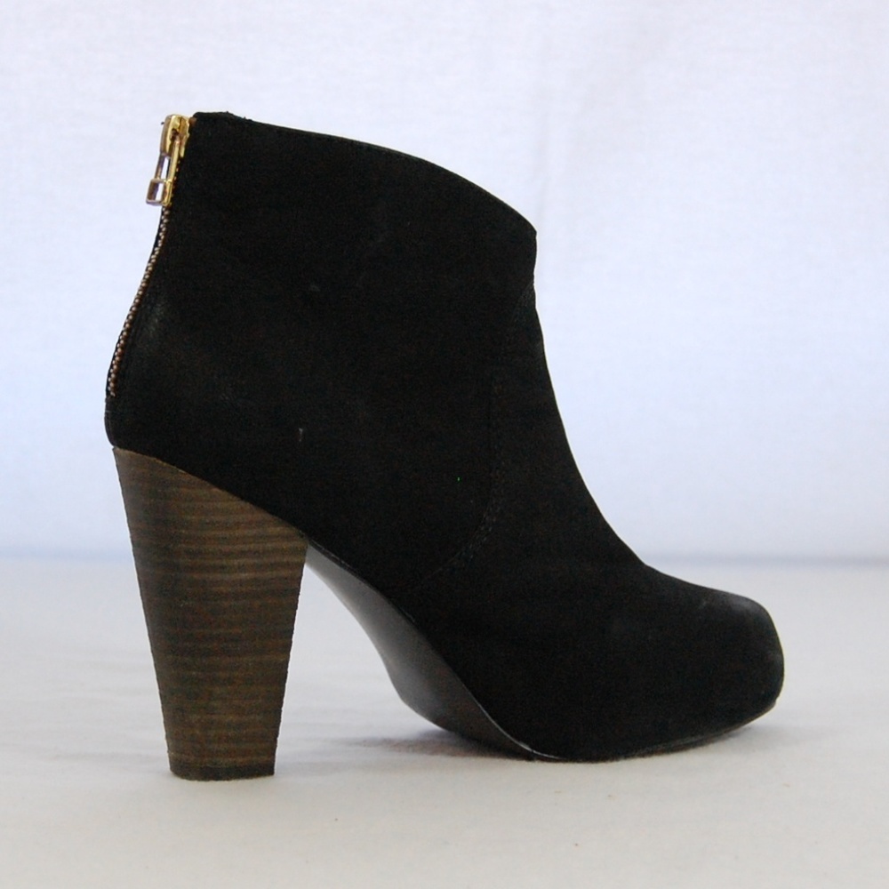 Listing Moved - check out @erinmcawesome closet - Picture 5 of 8